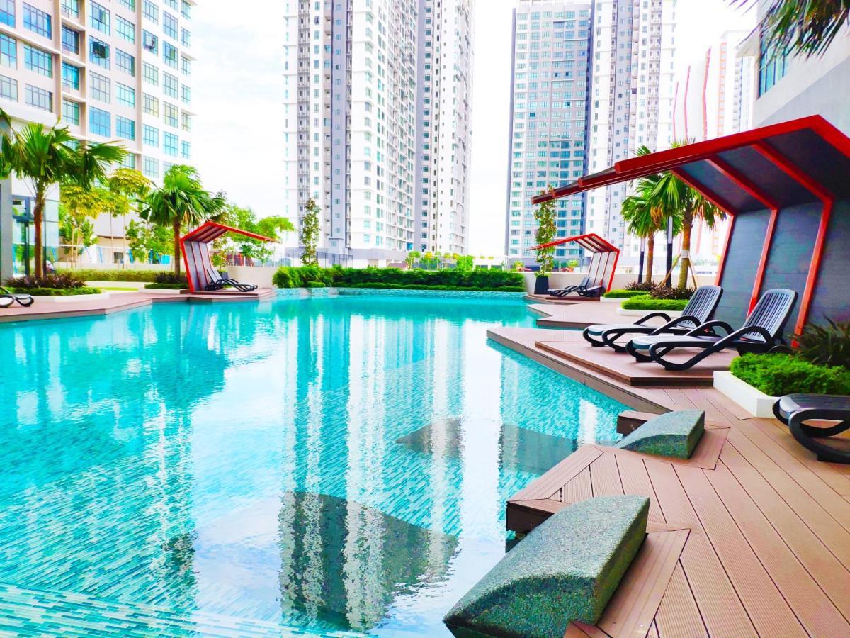 Netflix# Conezion Ioi Resort City By Salaam Suites Putrajaya Exterior foto